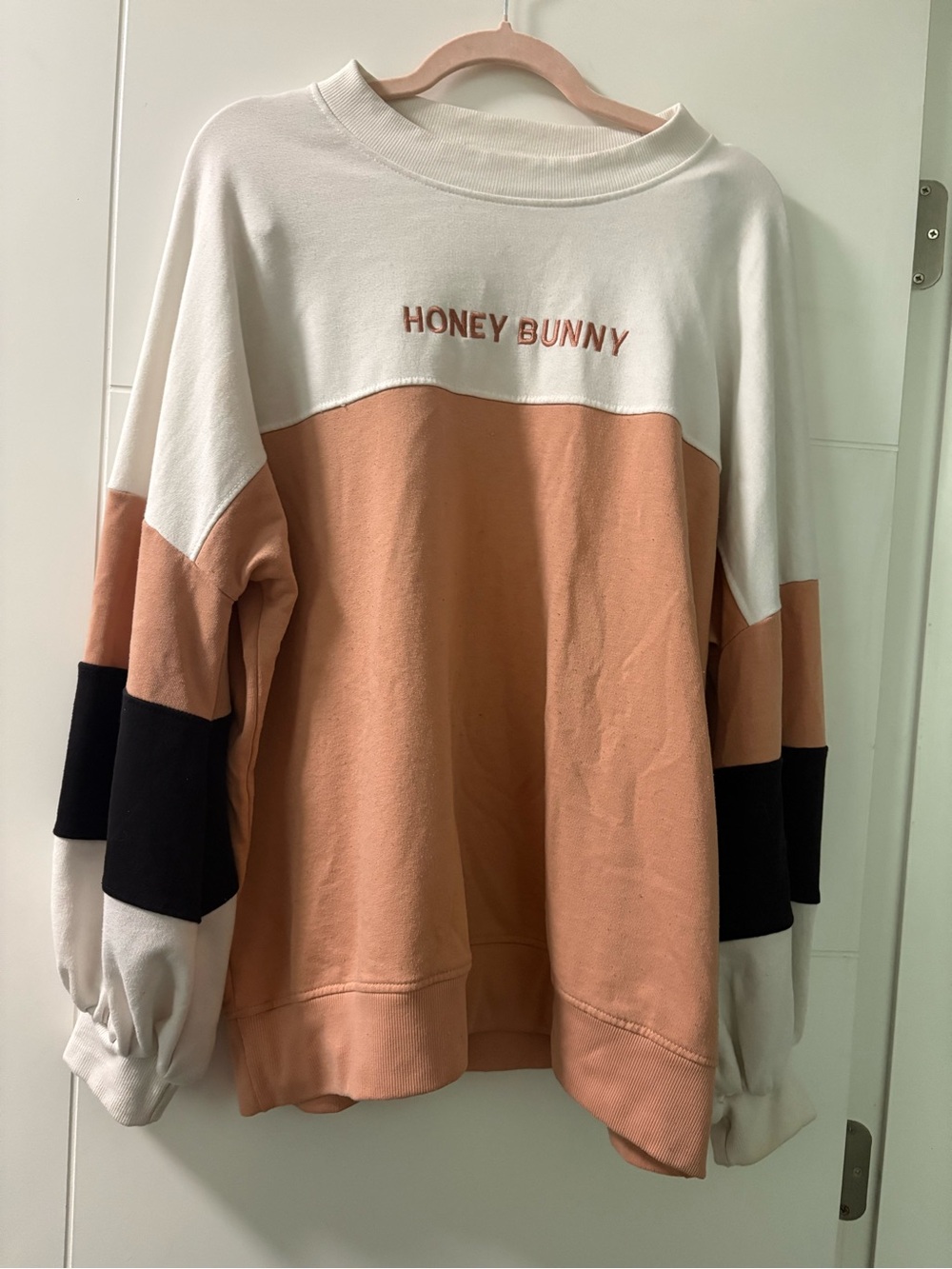 (2 FOR $25) ⭐️ Honey Bunny Colorblock Sweatshirt in White, Tan & Black - Picture 2 of 4